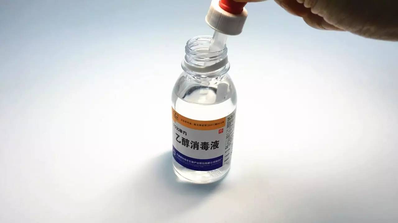 酒精作畫 當(dāng)科學(xué)遇見(jiàn)藝術(shù)，體驗(yàn)水墨的驚艷蛻變